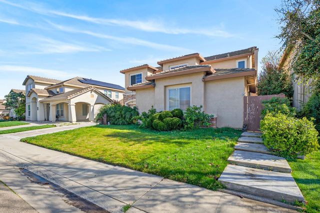 2033 Bastona Dr, Elk Grove, CA 95758