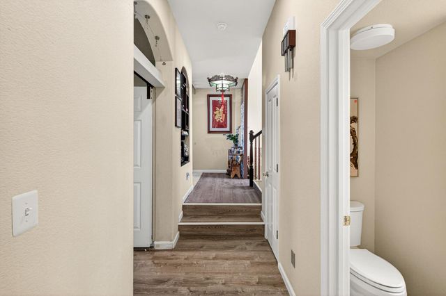 2033 Bastona Dr, Elk Grove, CA 95758