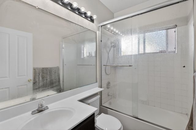 2033 Bastona Dr, Elk Grove, CA 95758