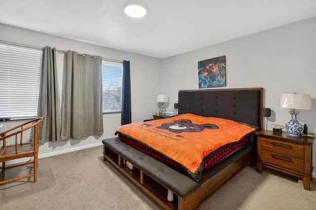 2033 Bastona Dr, Elk Grove, CA 95758