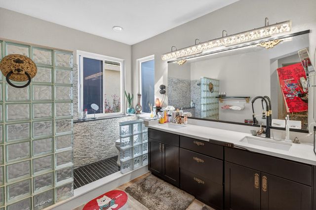 2033 Bastona Dr, Elk Grove, CA 95758