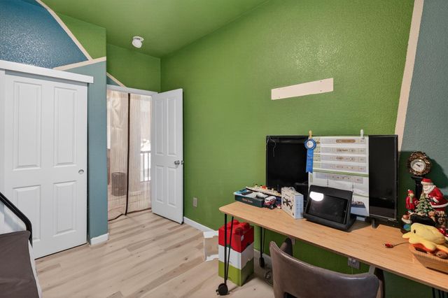 2033 Bastona Dr, Elk Grove, CA 95758