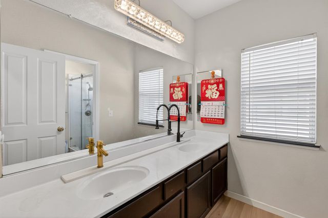 2033 Bastona Dr, Elk Grove, CA 95758