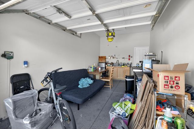 2033 Bastona Dr, Elk Grove, CA 95758