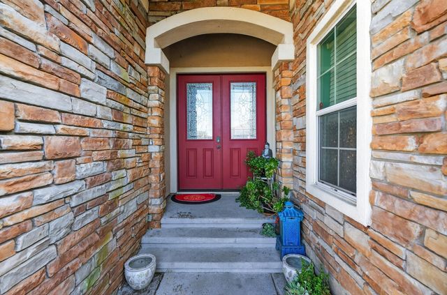 2033 Bastona Dr, Elk Grove, CA 95758