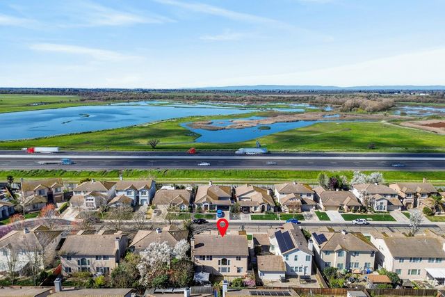 2033 Bastona Dr, Elk Grove, CA 95758