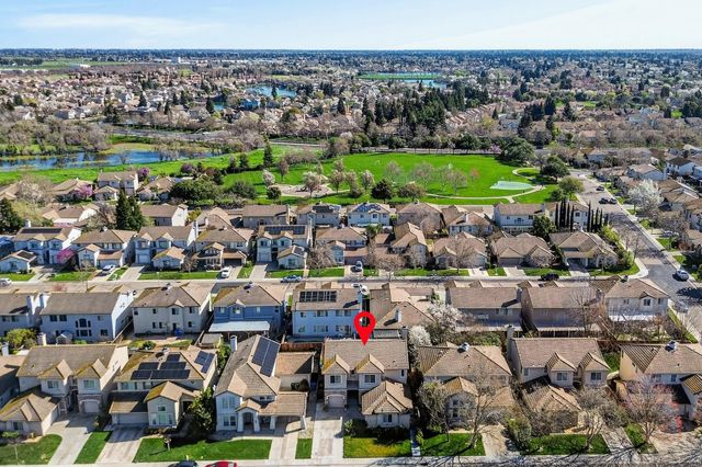 2033 Bastona Dr, Elk Grove, CA 95758