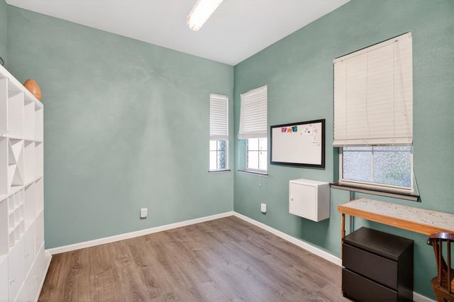 2033 Bastona Dr, Elk Grove, CA 95758