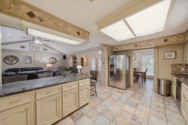 201 Amber Lane, League City, TX 77573