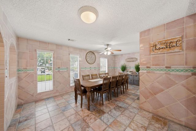 201 Amber Lane, League City, TX 77573