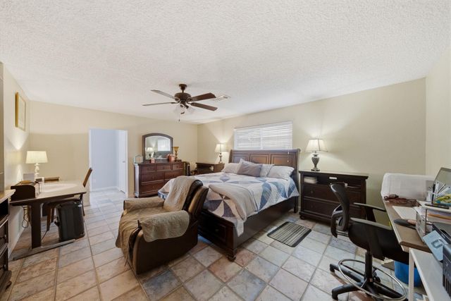 201 Amber Lane, League City, TX 77573