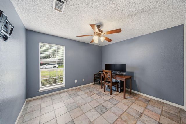 201 Amber Lane, League City, TX 77573