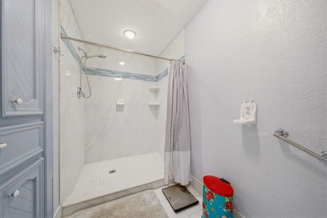 201 Amber Lane, League City, TX 77573