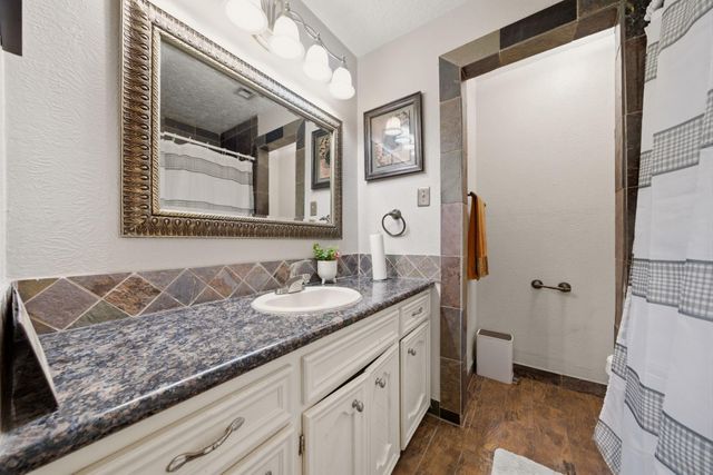 201 Amber Lane, League City, TX 77573