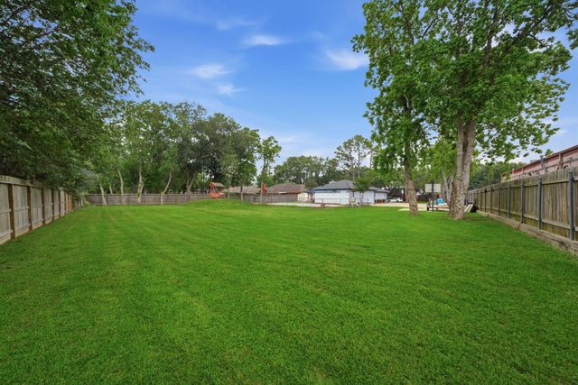 201 Amber Lane, League City, TX 77573