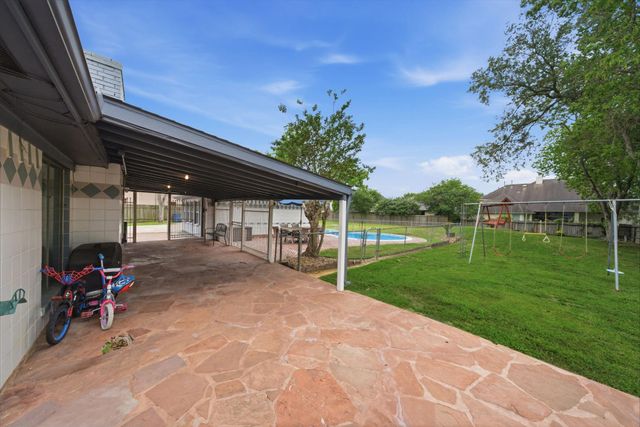 201 Amber Lane, League City, TX 77573