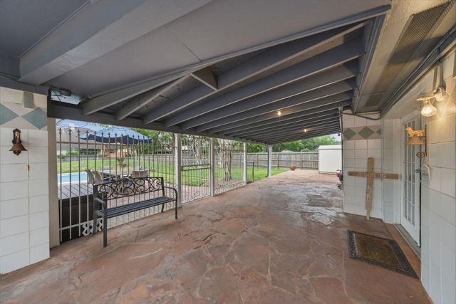 201 Amber Lane, League City, TX 77573