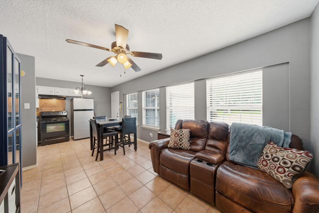 201 Amber Lane, League City, TX 77573