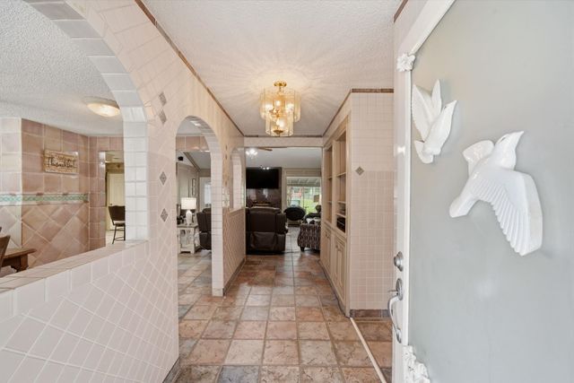 201 Amber Lane, League City, TX 77573
