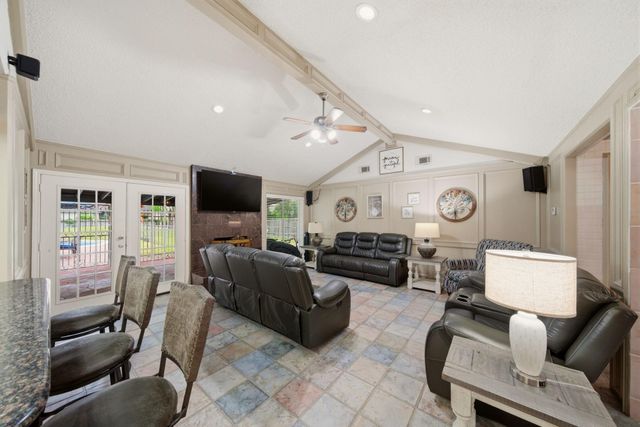 201 Amber Lane, League City, TX 77573