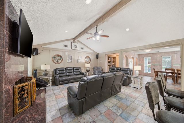 201 Amber Lane, League City, TX 77573