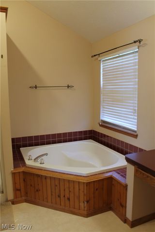 1086 Middlefield Trail, Brunswick, OH 44212