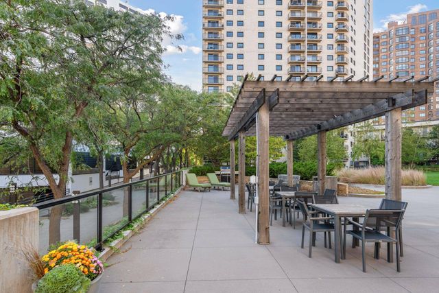1225 Lasalle Avenue 301, Minneapolis, MN 55403
