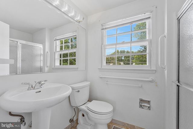 13124 MEMORY LN, Fairfax, VA 22033