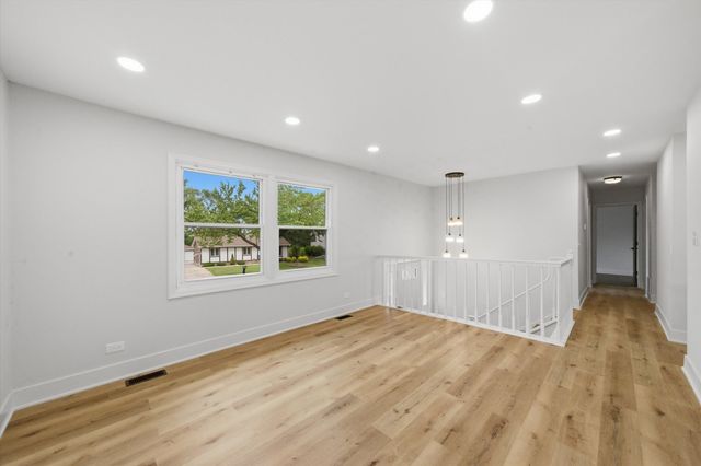 7931 W laurel Drive, Frankfort, IL 60423