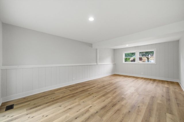 7931 W laurel Drive, Frankfort, IL 60423