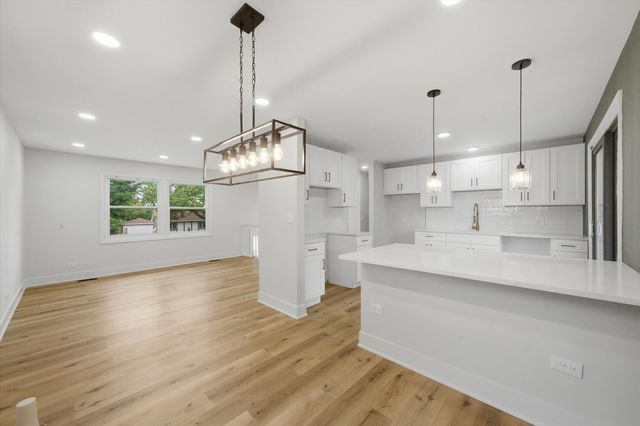 7931 W laurel Drive, Frankfort, IL 60423