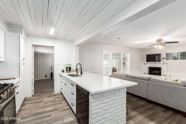 21 E ALAMEDA Drive, Tempe, AZ 85282