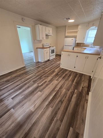 1813 Throckmorton Street, Gainesville, TX 76240