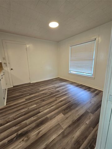 1813 Throckmorton Street, Gainesville, TX 76240