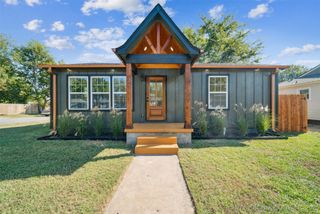 1547 N Columbia Place, Tulsa, OK 74110