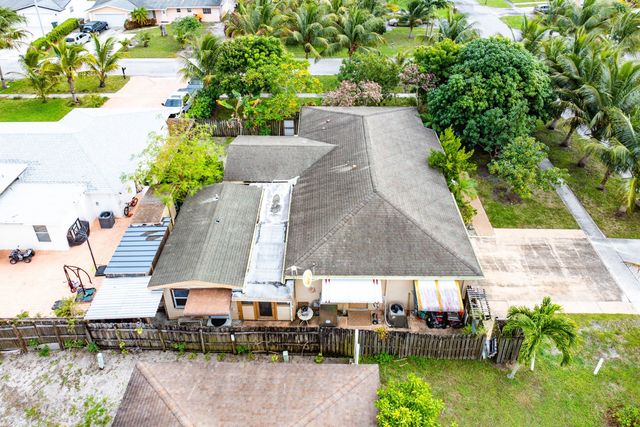 2655 Dorson Way, Delray Beach, FL 33445