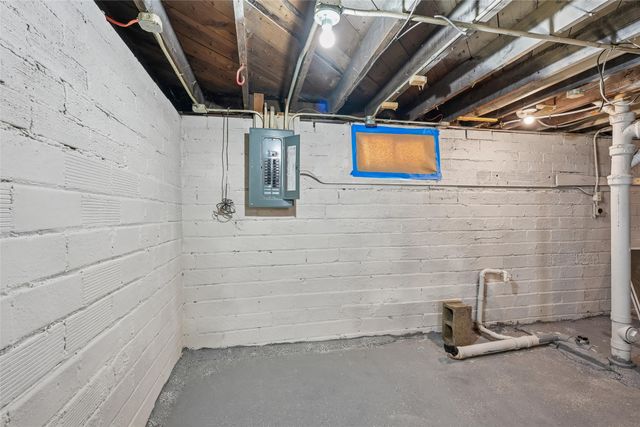 616 E Ovid Avenue, Des Moines, IA 50313