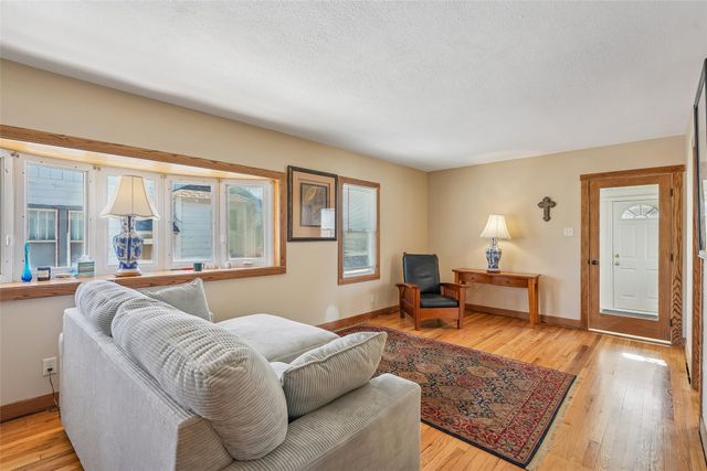 616 E Ovid Avenue, Des Moines, IA 50313