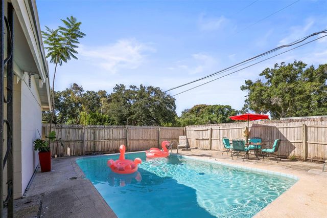 7101 35TH AVENUE N, St Petersburg, FL 33710