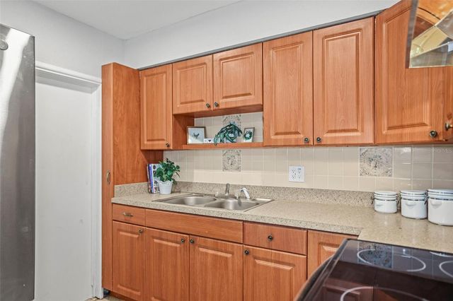 7101 35TH AVENUE N, St Petersburg, FL 33710