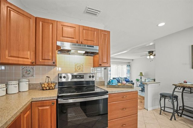 7101 35TH AVENUE N, St Petersburg, FL 33710