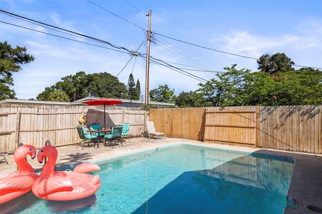 7101 35TH AVENUE N, St Petersburg, FL 33710