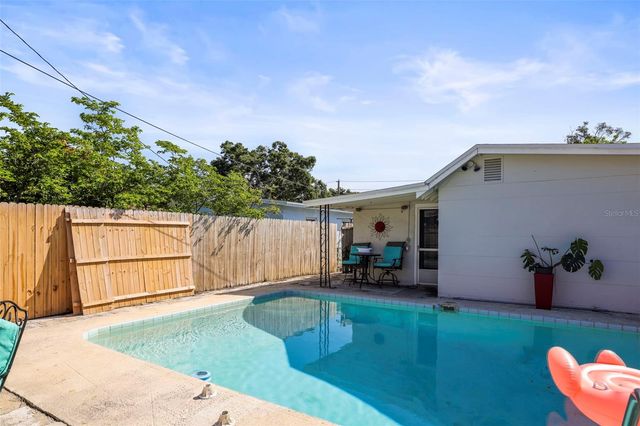 7101 35TH AVENUE N, St Petersburg, FL 33710