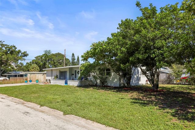 7101 35TH AVENUE N, St Petersburg, FL 33710