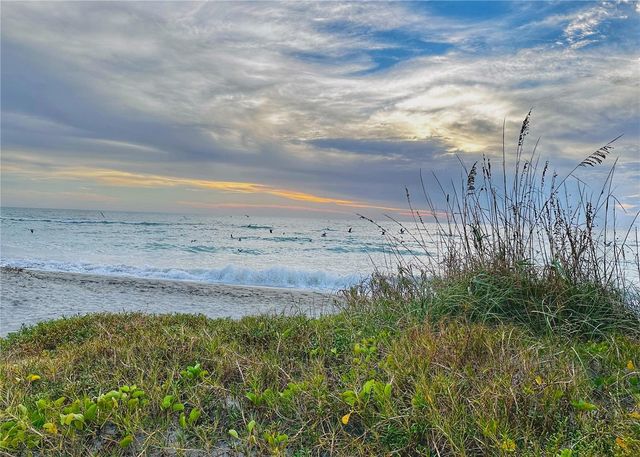 276 ISLAND CIRCLE, Sarasota, FL 34242
