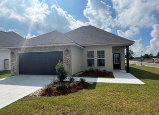 2165 Taylor Dr, Port Allen, LA 70767