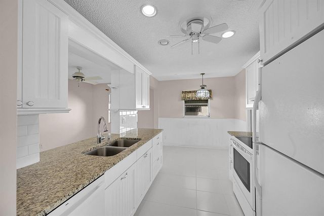 1515 SW 21st Street, Boynton Beach, FL 33426