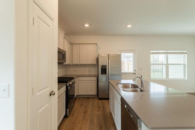 7237 Spotted Leaf WAY, Del Valle, TX 78617