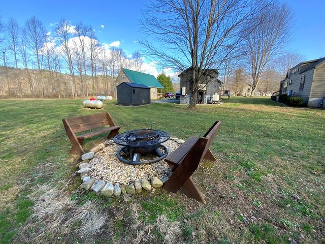 121 Lazy Bear Trail, Andrews, NC 28901