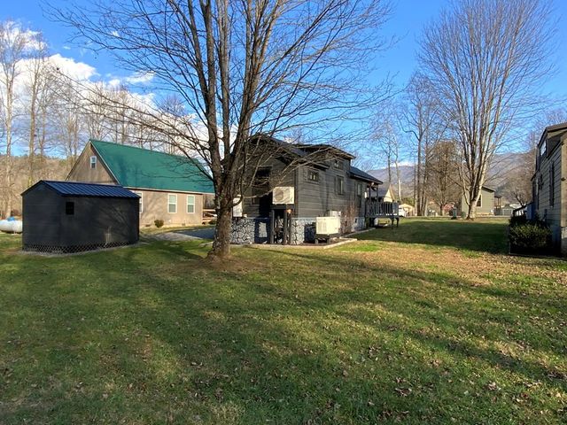 121 Lazy Bear Trail, Andrews, NC 28901